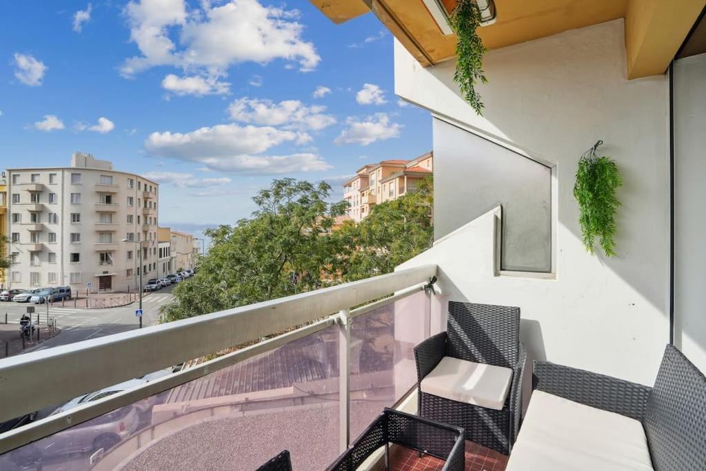 Charmant Appartement Vue Mer 7Eme - Plage 200M マルセイユ エクステリア 写真